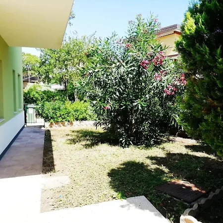 Trilocale Con Giardino Al Mare Apartman
