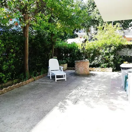 Trilocale Con Giardino Al Mare