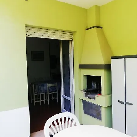 Apartman Trilocale Con Giardino Al Mare *