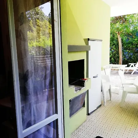 Apartman Trilocale Con Giardino Al Mare *