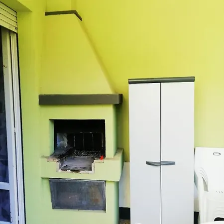 Apartman Trilocale Con Giardino Al Mare *